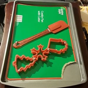 Holiday Cookie Pan w/3 Cutters/Spatula NEW